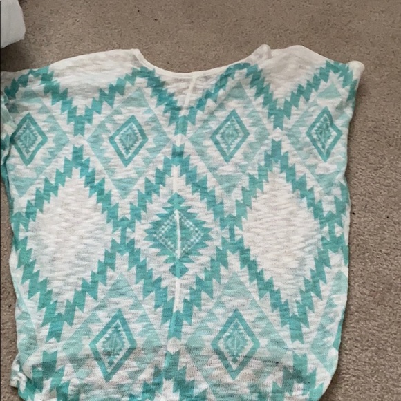 Patterned Top - Picture 2 of 3